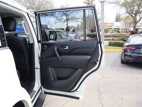 Used 2024 INFINITI QX80 Luxe w/ Cargo Package image 28