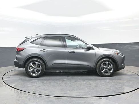 Certified 2025 Ford Escape ST-Line Select AWD/4WD image 3