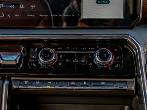 Used 2026 GMC Sierra 3500 Denali Ultimate image 27