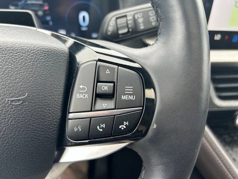 Used 2025 Ford Explorer Platinum w/ LUX Leather Package AWD/4WD image 30