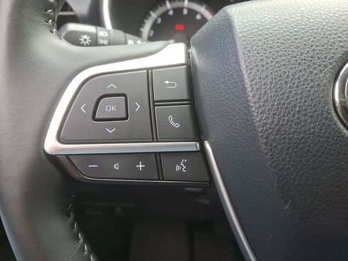 Used 2023 Toyota Highlander XSE image 22