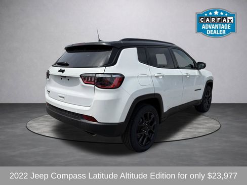 Used 2022 Jeep Compass Latitude w/ Sun and Sound Group AWD/4WD image 3