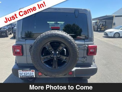 Used 2022 Jeep Wrangler Unlimited Sahara AWD/4WD image 4