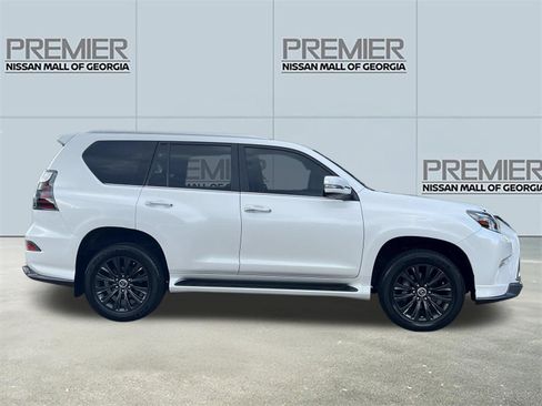 Used 2023 Lexus GX 460 Premium w/ Accessory Package AWD/4WD image 27