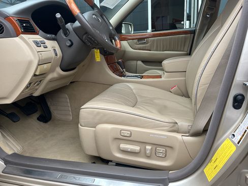 Used 2005 Lexus LS 430 RWD image 2