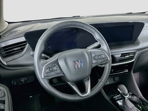 Used 2025 Buick Encore GX Avenir w/ Avenir Technology Package FWD image 18