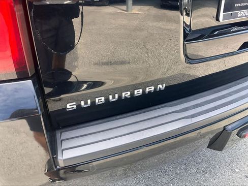 Used 2018 Chevrolet Suburban LT RWD image 33