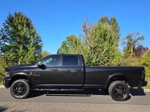 Used 2017 RAM 2500 Laramie w/ Sport Appearance Group AWD/4WD image 4