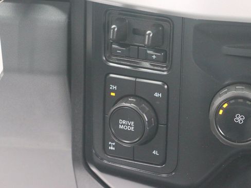 Used 2025 Ford F250 XL w/ XL Off-Road Package AWD/4WD image 16