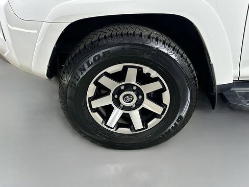 Used 2022 Toyota 4Runner TRD Off-Road AWD/4WD image 8