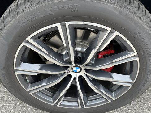 Used 2025 BMW X5 xDrive40i w/ Executive Package image 14