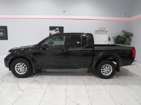 Used 2017 Nissan Frontier SV RWD image 3