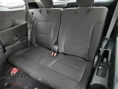 Used 2020 Ford Explorer XLT image 11