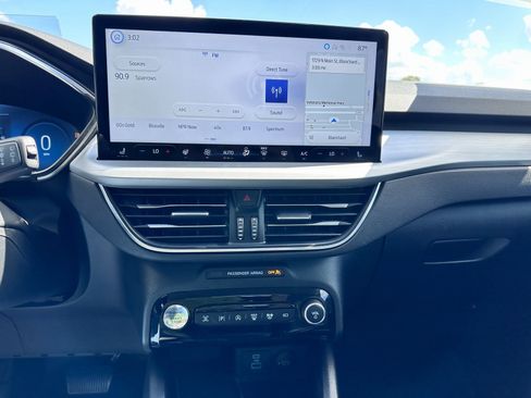 Used 2023 Ford Escape Platinum w/ Premium Technology Package image 20