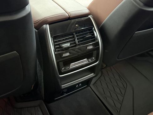 Used 2021 BMW X7 xDrive40i w/ Premium Package image 23