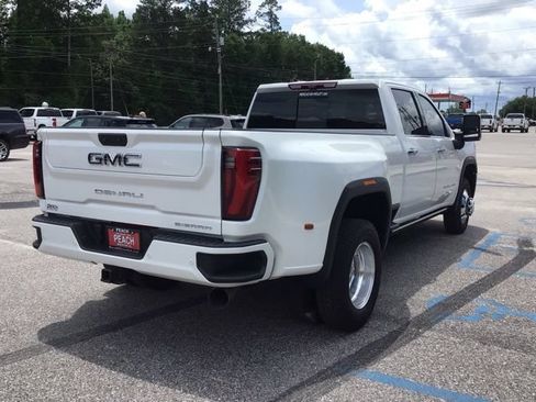 Used 2025 GMC Sierra 3500 Denali Ultimate AWD/4WD image 4