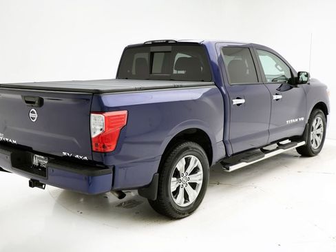 Used 2018 Nissan Titan SV w/ SV Convenience Package image 9