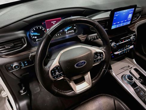 Used 2022 Ford Explorer Limited AWD/4WD image 22