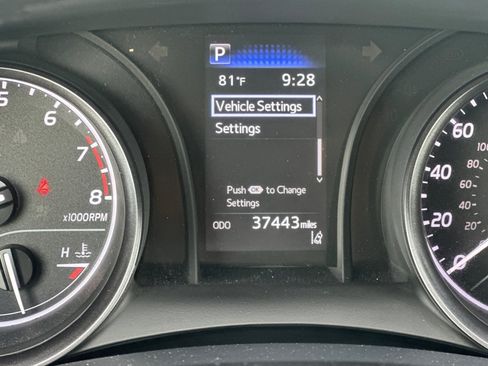 Used 2024 Toyota Camry SE image 22