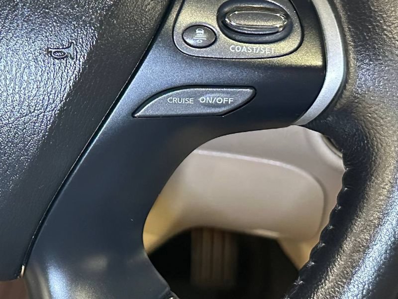 Used 2020 Nissan Pathfinder Platinum FWD image 27