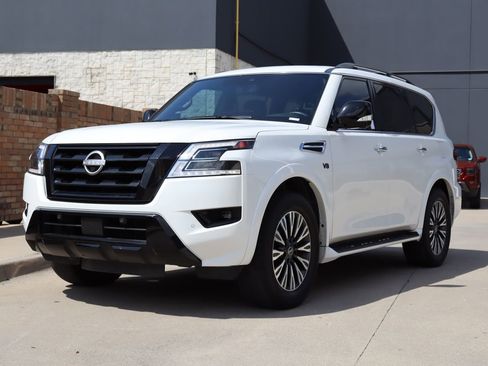 Used 2022 Nissan Armada SL w/ Midnight Edition Package RWD image 2