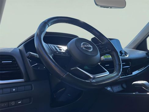 Used 2023 Nissan Rogue SL w/ SL Premium Package image 12