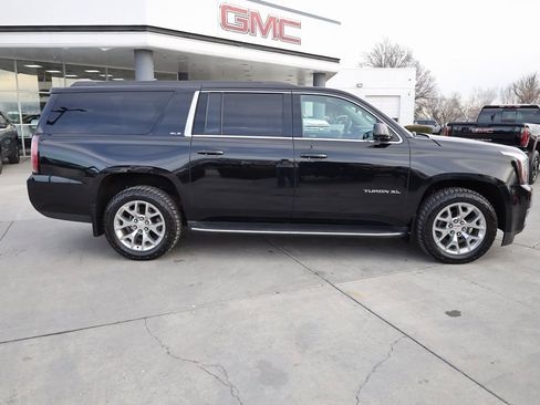 Used 2017 GMC Yukon XL SLE w/ SLE Value Package image 7