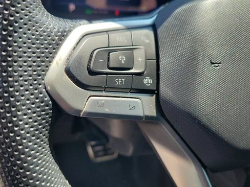 Used 2020 Volkswagen Atlas Cross Sport SEL R-Line w/ Cross Sport MDO Package AWD/4WD image 26