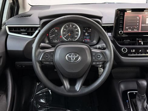 Used 2022 Toyota Corolla LE FWD image 26