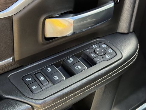 Used 2025 RAM 2500 Laramie w/ Night Edition AWD/4WD image 19