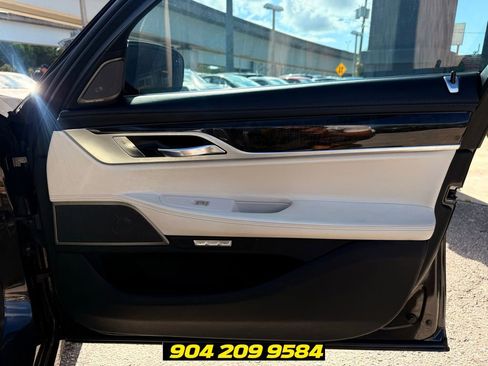 Used 2017 BMW 740i RWD image 32