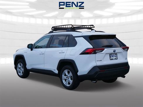 Used 2021 Toyota RAV4 LE image 5