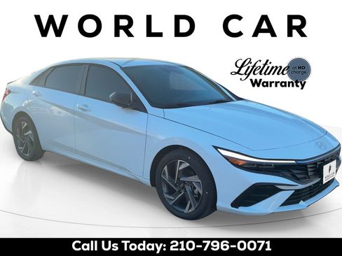 Used 2025 Hyundai Elantra Sport FWD image 1