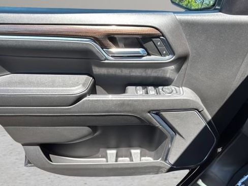 Used 2023 Chevrolet Silverado 1500 LT AWD/4WD image 17