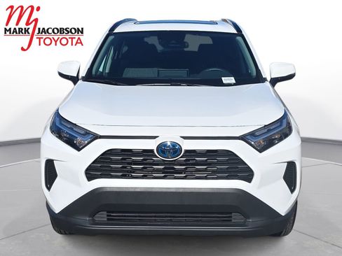 Used 2024 Toyota RAV4 XLE image 3