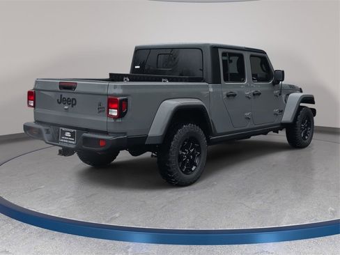 Used 2022 Jeep Gladiator Willys image 6