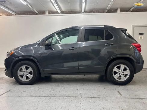 Used 2017 Chevrolet Trax LT w/ Driver Confidence Package FWD image 8