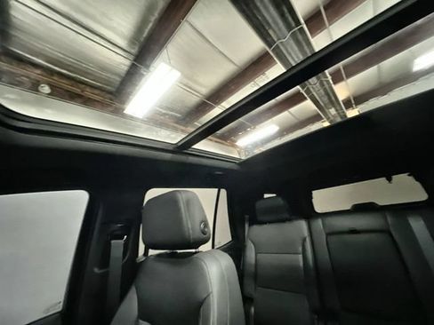 Certified 2022 Chevrolet Tahoe Z71 w/ Luxury Package AWD/4WD image 20
