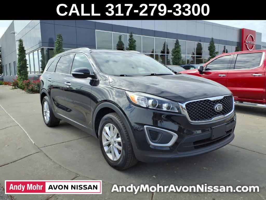 Used 2017 Kia Sorento FWD w/ LX Convenience Package image 2