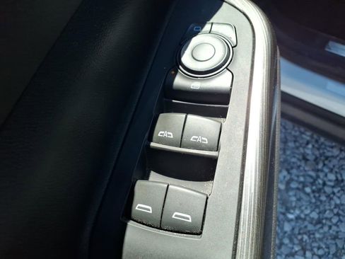 Used 2023 GMC Acadia SLT AWD/4WD image 26