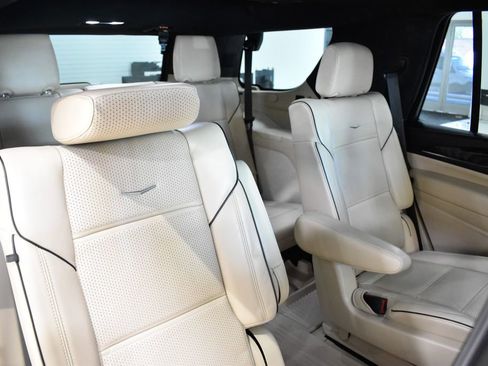 Used 2021 Cadillac Escalade Premium Luxury w/ Driver Assist Tech Package AWD/4WD image 31