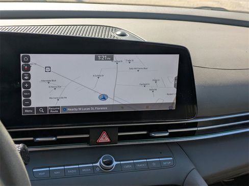 Used 2024 Hyundai Elantra SEL image 23