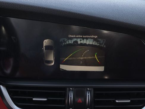 Used 2019 Alfa Romeo Giulia RWD image 33