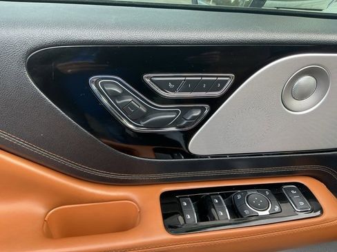 Used 2021 Lincoln Aviator Black Label Grand Touring image 12
