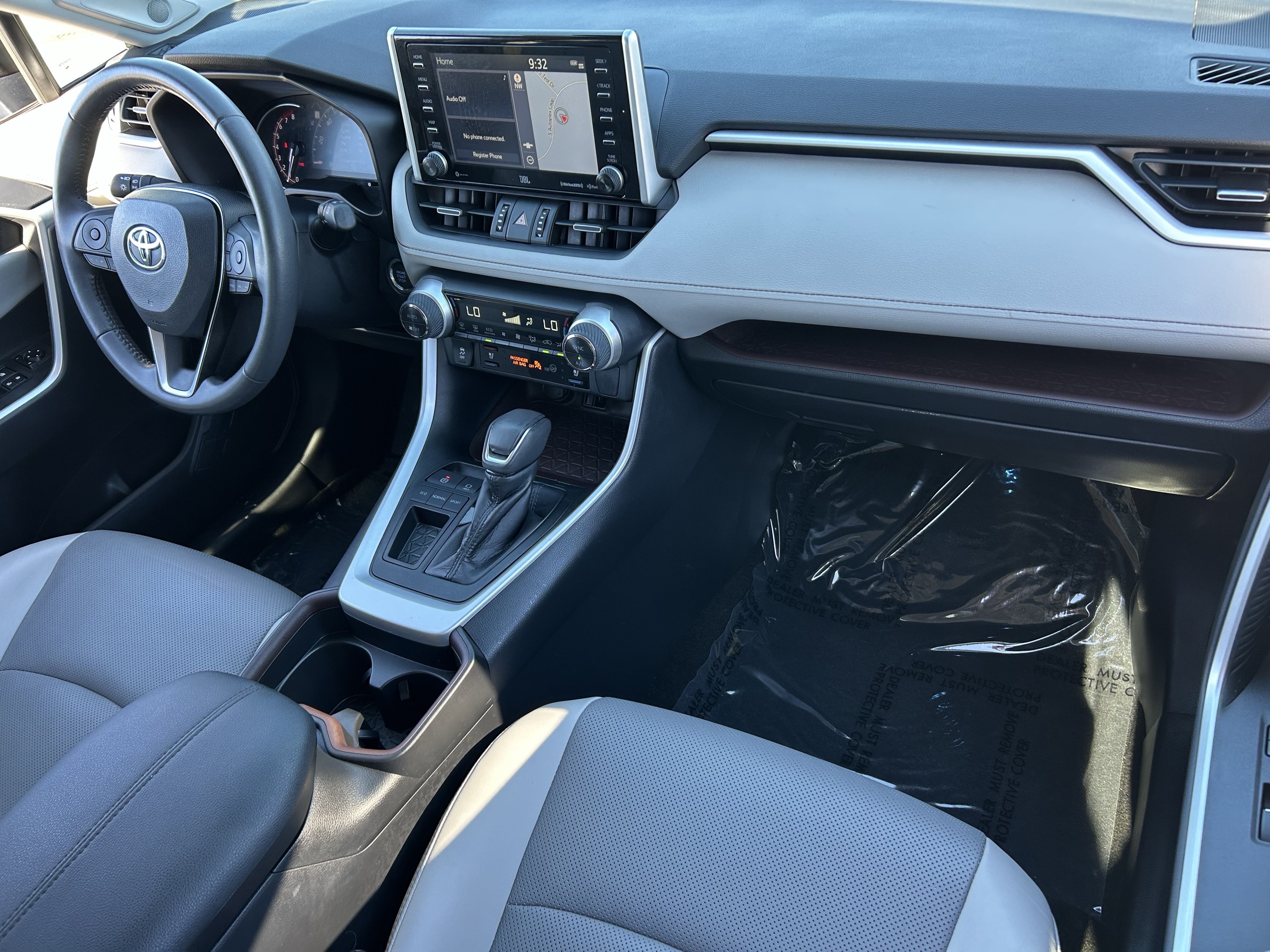 Used 2019 Toyota RAV4 Limited w/ Cold Weather Package FWD image 11