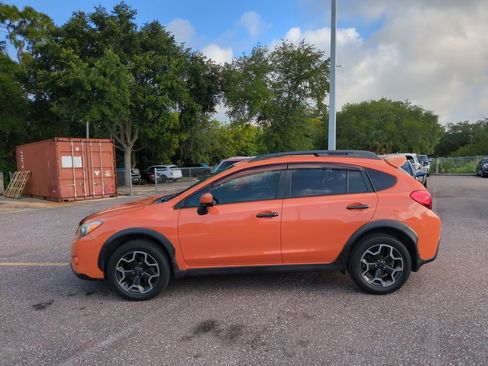 Used 2015 Subaru Crosstrek 2.0i Premium w/ Moonroof Package AWD/4WD image 2