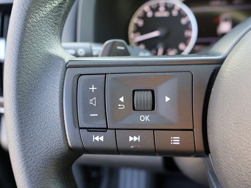 Used 2025 Nissan Pathfinder S image 47