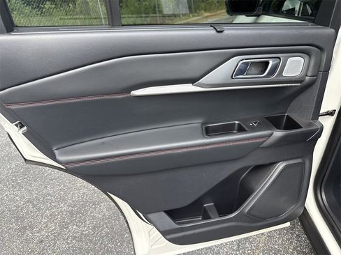 Used 2025 Ford Explorer ST image 22