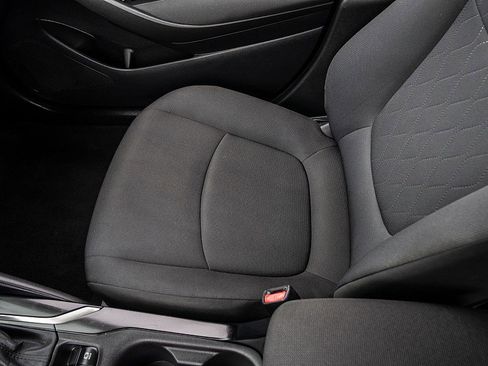 Used 2022 Toyota Corolla LE image 27