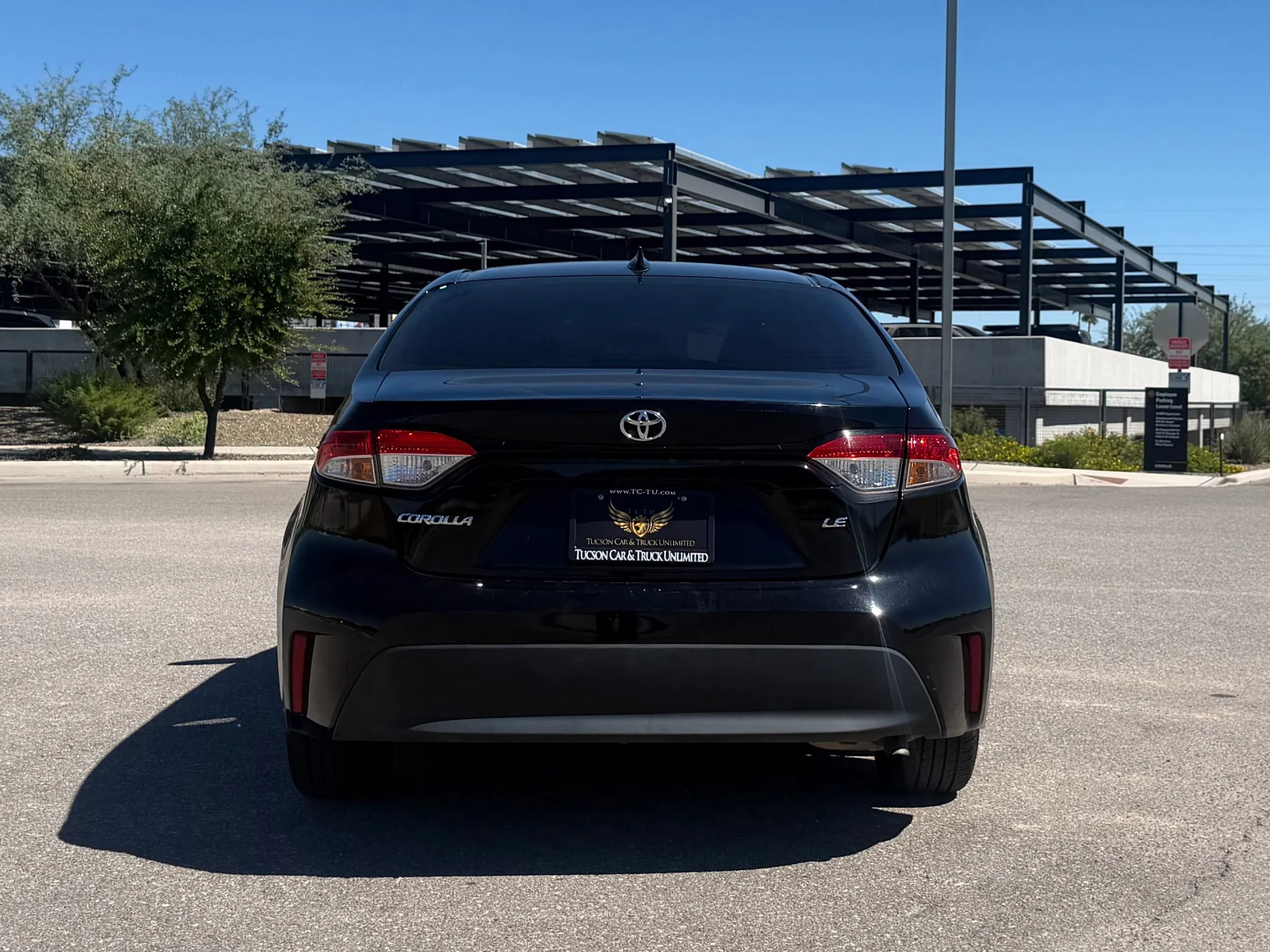 Used 2024 Toyota Corolla LE FWD image 3